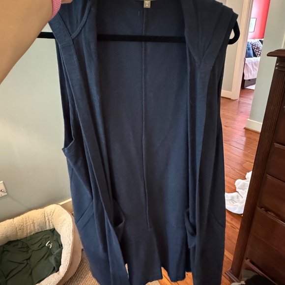 Lilla P Draped Sleeveless Cardigan - Picture 4 of 4